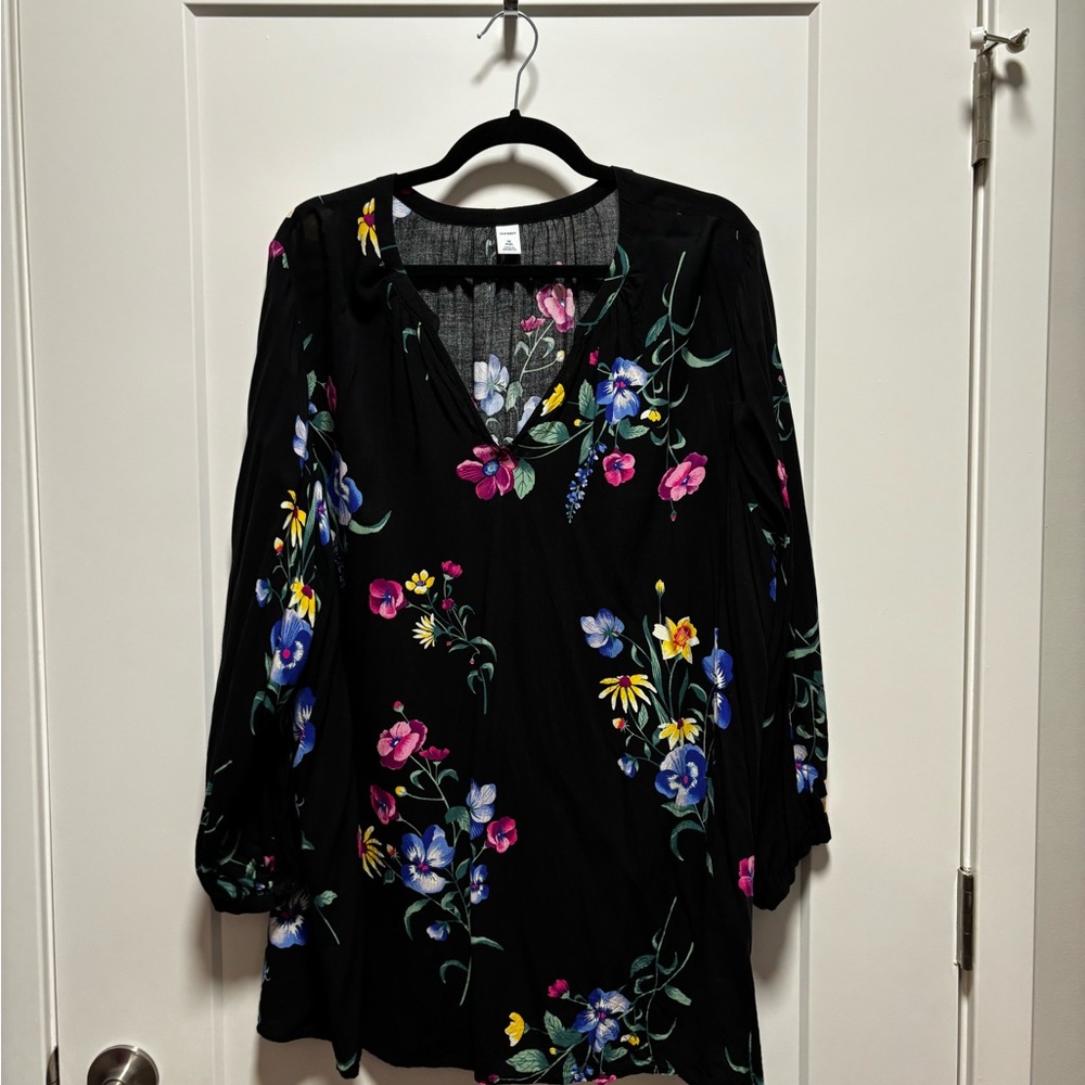 Old Navy Black Floral V-Neck Blouse